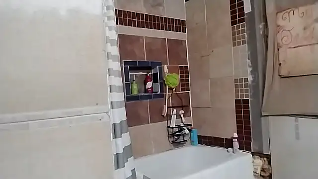 Snapshot of ThickDMatty@xh chatting on December 2024 09:18:02 AM ThickDMattyxh online show from December 2024 09:18:02 AM