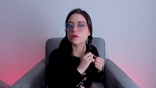 HazelKush online show from December 2025 09:30:01 PM