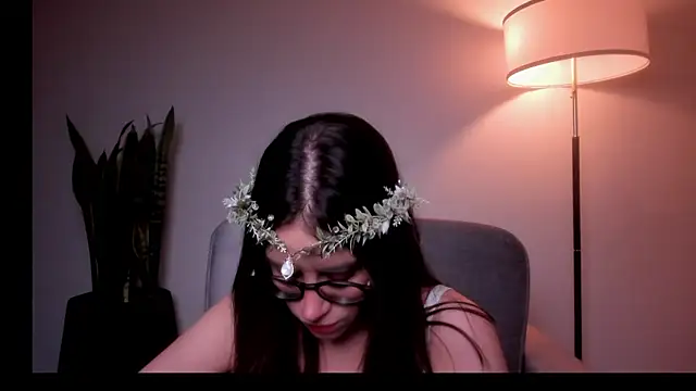 Snapshot of HazelKush chatting on June 2026 08:57:02 PM HazelKush online show from June 2026 08:57:02 PM