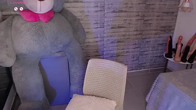 TinnaCobb online show from March 2026 10:43:02 AM