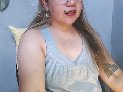 ambersmile online show from April 2026 01:42:02 AM