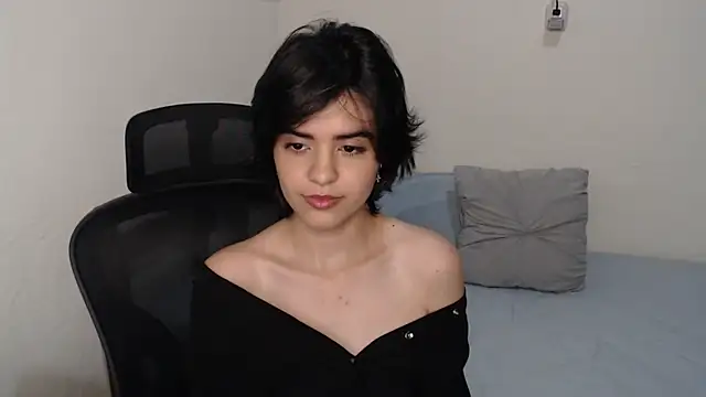 mia collins x online show from July 2026 12:24:02 AM