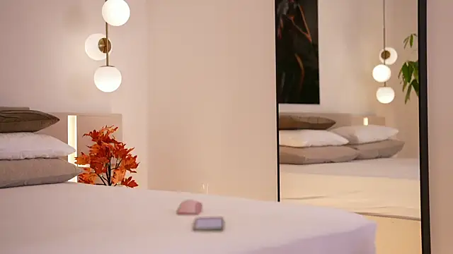 DoviaClaire online show from November 2025 07:47:01 AM