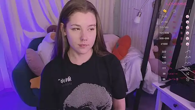 Snapshot of Mira_Falls chatting on May 2026 01:57:16 AM Mira Falls online show from May 2026 01:57:16 AM