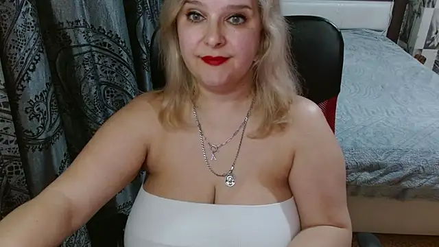 Snapshot of Boolochka chatting on April 2026 07:26:01 PM Boolochka online show from April 2026 07:26:01 PM