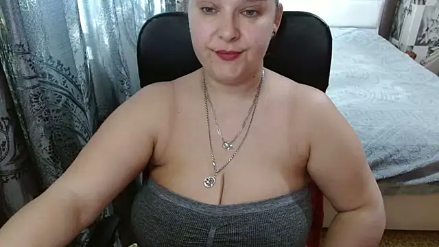 Snapshot of Boolochka chatting on April 2026 12:58:02 PM Boolochka online show from April 2026 12:58:02 PM