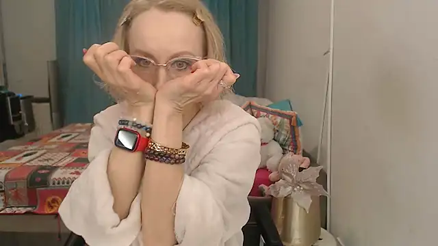 LuxuryNika online show from March 2026 03:19:02 PM