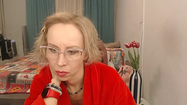 LuxuryNika online show from March 2026 04:44:02 PM