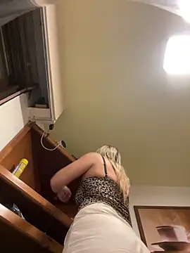 Gatitacarlita online show from March 2025 05:57:02 PM