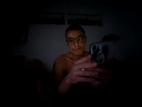 Snapshot of malpka25 chatting on October 2025 10:45:02 PM malpka25 online show from October 2025 10:45:02 PM