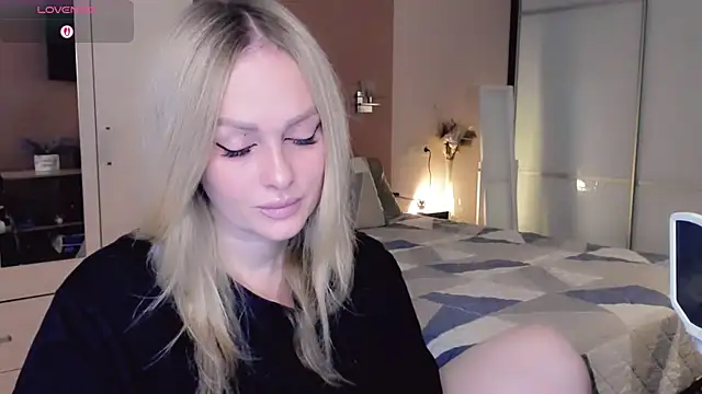 Libby Nora online show from November 2025 09:44:02 AM