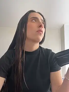 swrennn19 online show from January 2025 06:48:01 PM