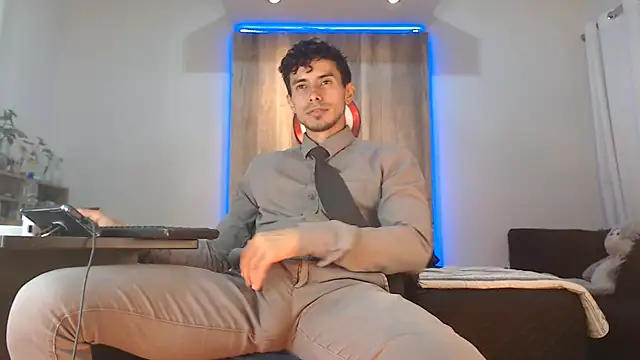 Andrew 4  online show from October 2025 04:49:02 AM