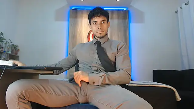 Andrew 4  online show from November 2025 01:48:01 AM