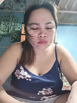 Snapshot of XXLorie_02 chatting on July 2026 01:24:02 PM XXLorie 02 online show from July 2026 01:24:02 PM