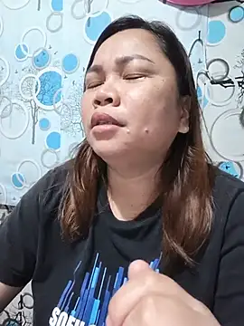 Snapshot of XXLorie_02 chatting on July 2026 08:33:02 PM XXLorie 02 online show from July 2026 08:33:02 PM