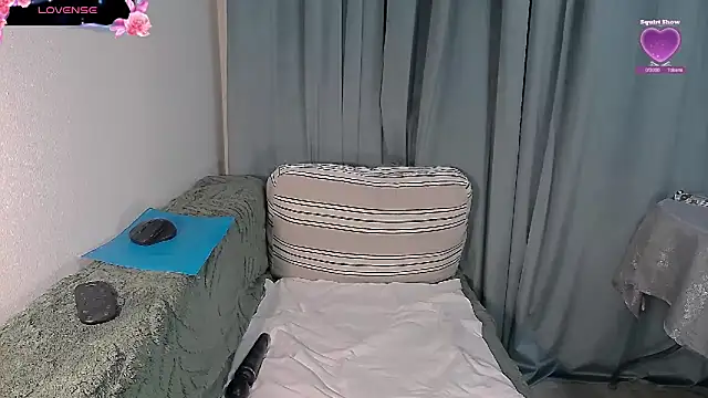 erikaerika online show from December 2025 08:21:01 AM