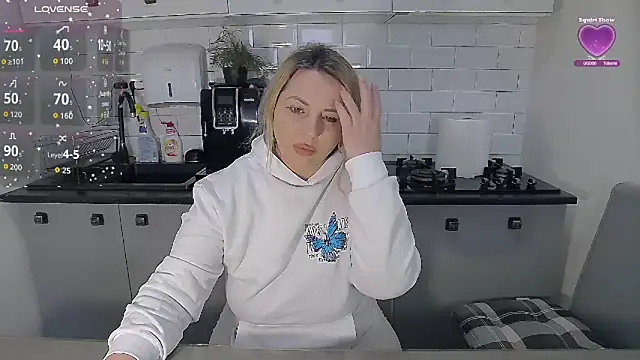 erikaerika online show from March 2026 09:15:01 AM