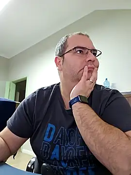 Snapshot of Andrew1900529 chatting on December 2024 01:55:02 PM Andrew1900529 online show from December 2024 01:55:02 PM