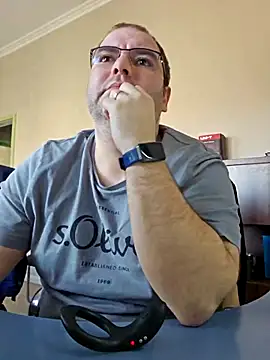 Snapshot of Andrew1900529 chatting on February 2025 08:17:02 AM Andrew1900529 online show from February 2025 08:17:02 AM