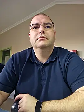 Snapshot of Andrew1900529 chatting on March 2025 05:35:02 AM Andrew1900529 online show from March 2025 05:35:02 AM