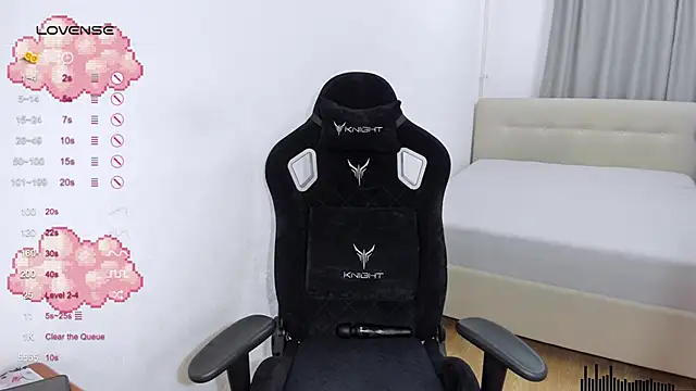 SkyqueenI online show from January 2025 09:37:02 AM