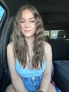 MaggyMayI online show from October 2025 04:39:01 PM