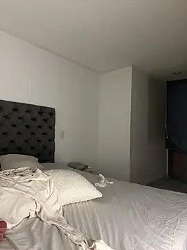 kamivolkano online show from February 2025 01:55:01 AM