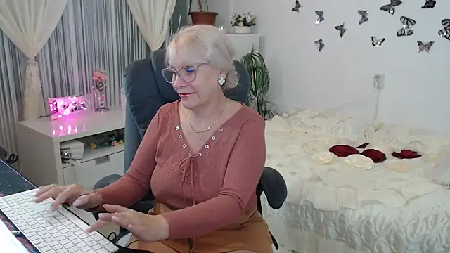 Ghertrude52 online show from October 2025 03:05:02 AM
