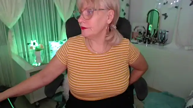 Ghertrude52 online show from January 2026 04:04:01 AM