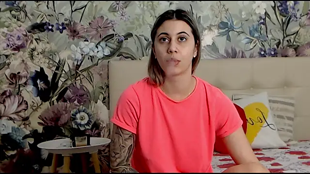 RoseDiamond06 online show from February 2025 12:40:01 PM