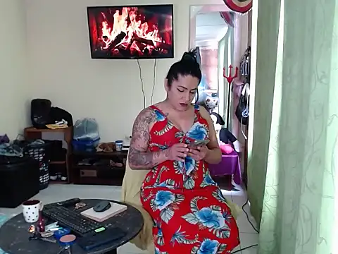 Sashaferrari2000 online show from April 2026 05:55:01 PM