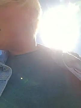 PinkTheHawk online show from November 2025 03:17:01 AM