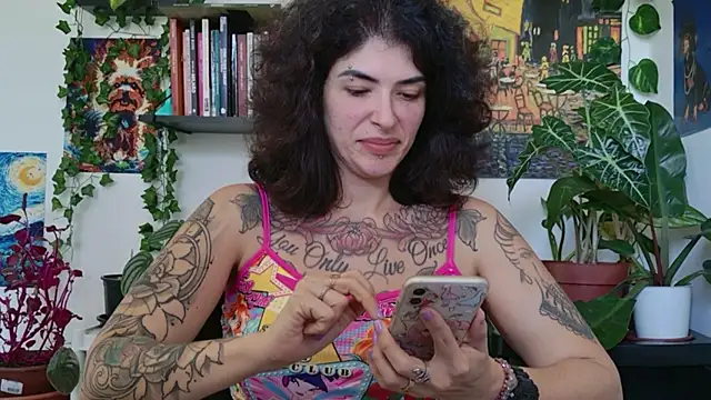 Snapshot of TaliMajesty chatting on April 2026 10:10:01 AM TaliMajesty online show from April 2026 10:10:01 AM