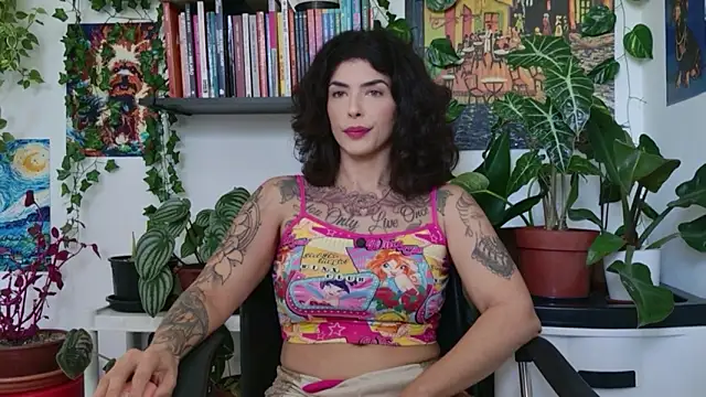 Snapshot of TaliMajesty chatting on May 2026 10:21:02 AM TaliMajesty online show from May 2026 10:21:02 AM