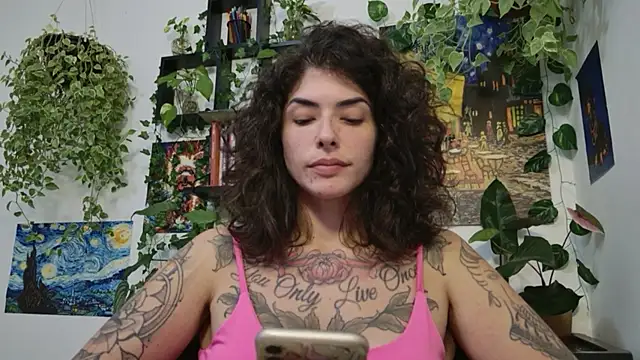 Snapshot of TaliMajesty chatting on May 2026 08:36:01 PM TaliMajesty online show from May 2026 08:36:01 PM
