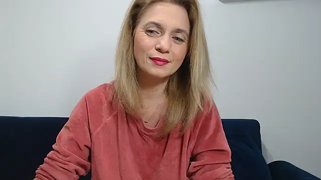 Snapshot of MysticCreature chatting on March 2025 04:14:01 AM MysticCreature online show from March 2025 04:14:01 AM