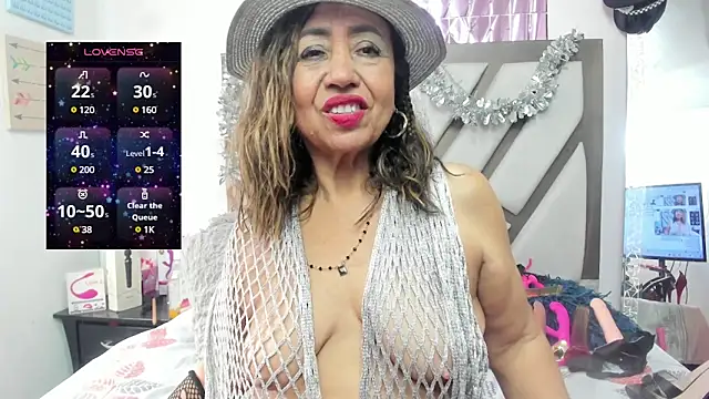Snapshot of matureluna chatting on March 2025 05:43:02 PM matureluna online show from March 2025 05:43:02 PM
