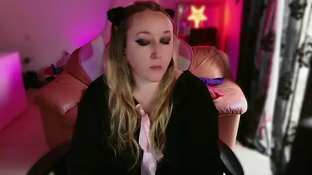 kisicaxx online show from February 2025 02:27:02 PM