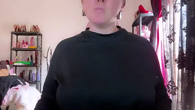 kisicaxx online show from February 2026 11:26:02 AM