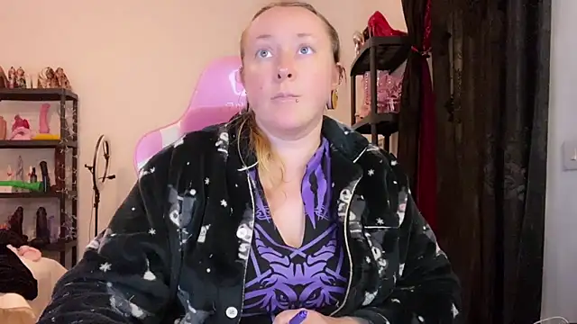 kisicaxx online show from February 2026 08:05:01 PM