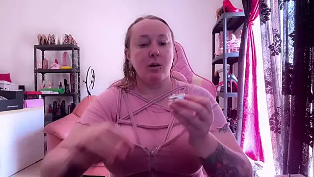 kisicaxx online show from May 2026 09:05:01 AM