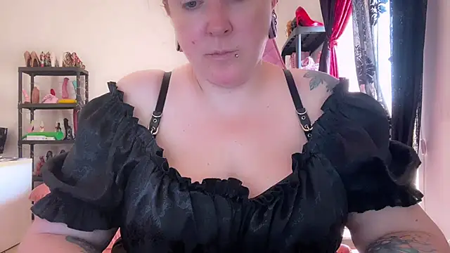 Snapshot of kisicaxx chatting on June 2026 09:36:02 AM kisicaxx online show from June 2026 09:36:02 AM