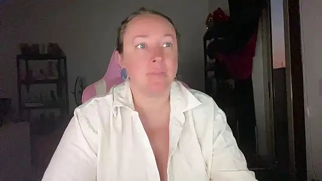 Snapshot of kisicaxx chatting on July 2026 03:24:02 AM kisicaxx online show from July 2026 03:24:02 AM