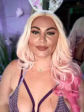 lovely beast online show from April 2026 08:18:01 PM