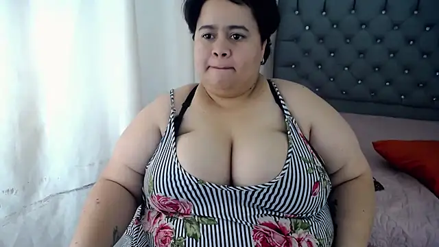 Snapshot of hotlesby4uxxx chatting on December 2024 07:53:02 PM hotlesby4uxxx online show from December 2024 07:53:02 PM