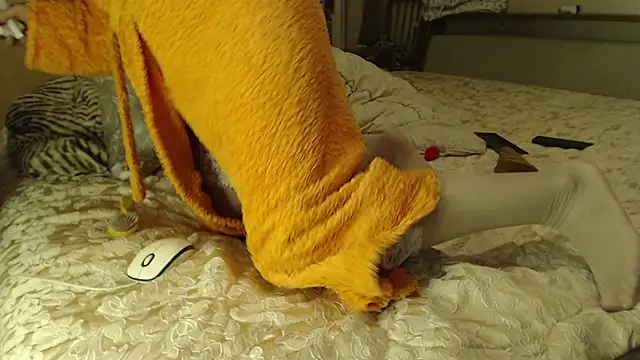 Snapshot of larawet chatting on December 2024 01:11:02 AM larawet online show from December 2024 01:11:02 AM