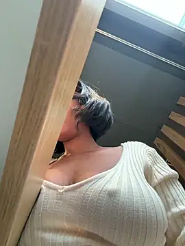   Nessa   online show from February 2026 01:09:02 PM