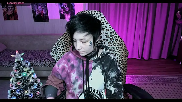 Snapshot of acid_trip1l chatting on December 2024 07:19:02 PM acid trip1l online show from December 2024 07:19:02 PM