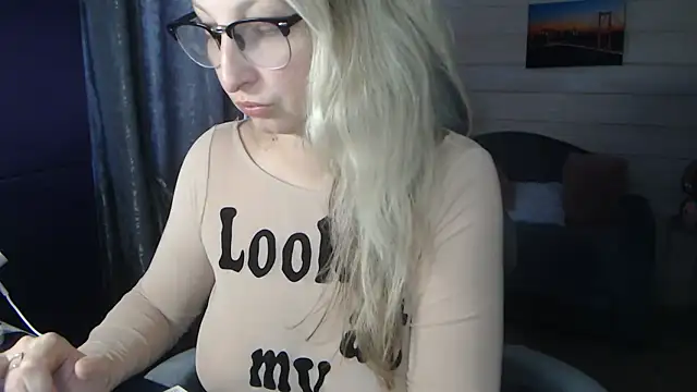 RubiLakros online show from March 2026 11:04:01 AM